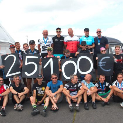 Gruppenfoto der Radfahrer von "24 Stunden am Ring"