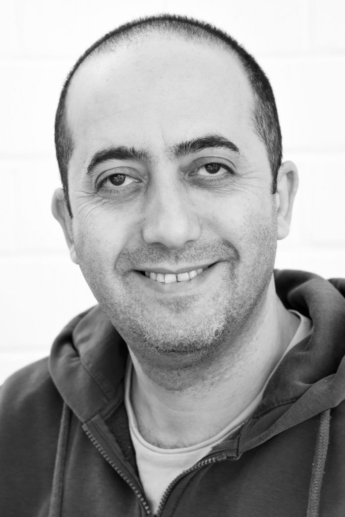 Portrait in schwarz-weiß von Hadi Dolat Panah