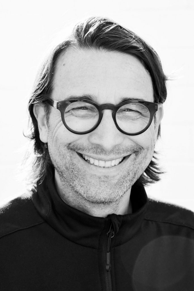 Portrait in schwarz-weiß von Stefan Welb